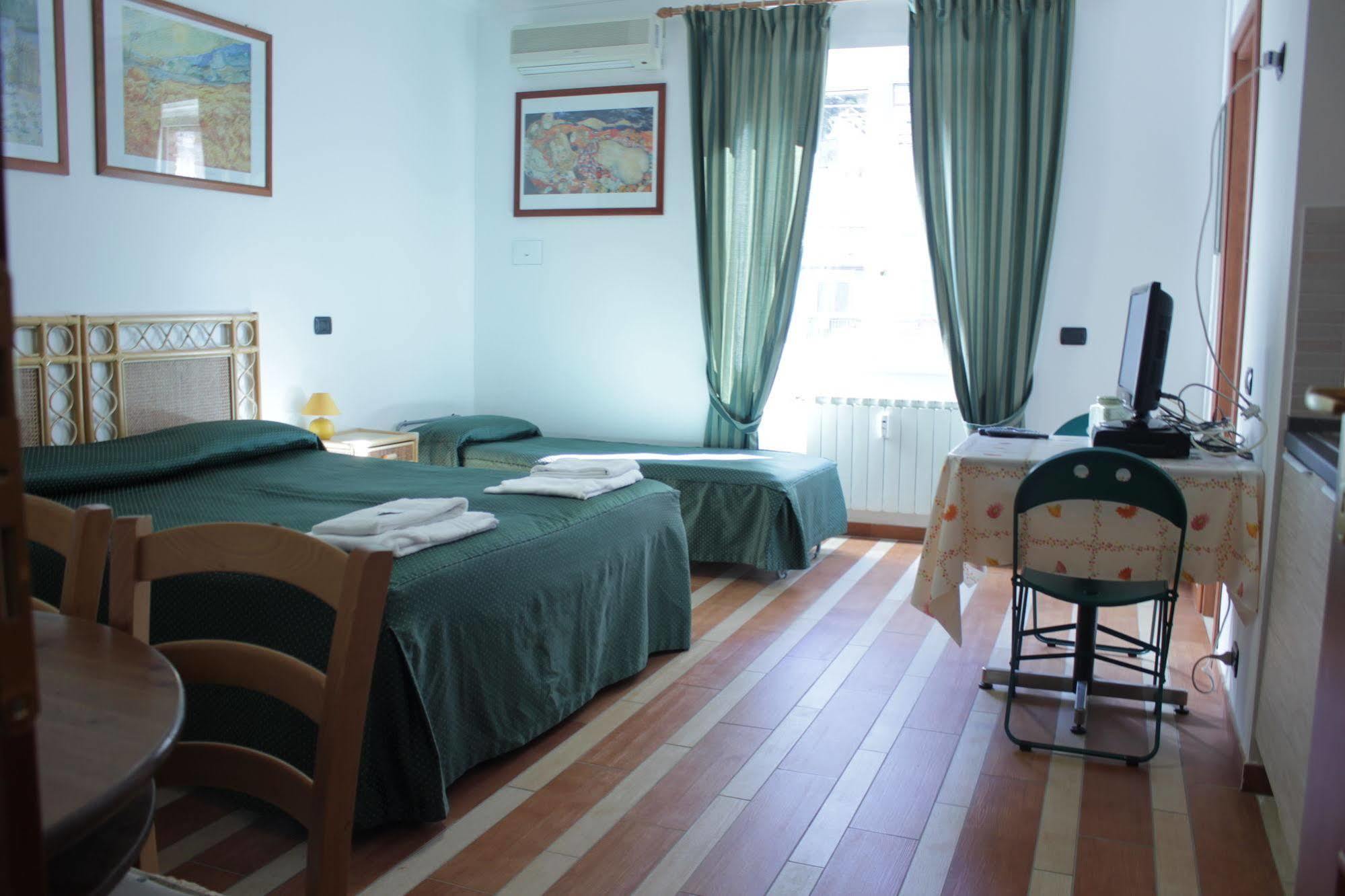 Aparthotel Tourist House Roma Exterior foto