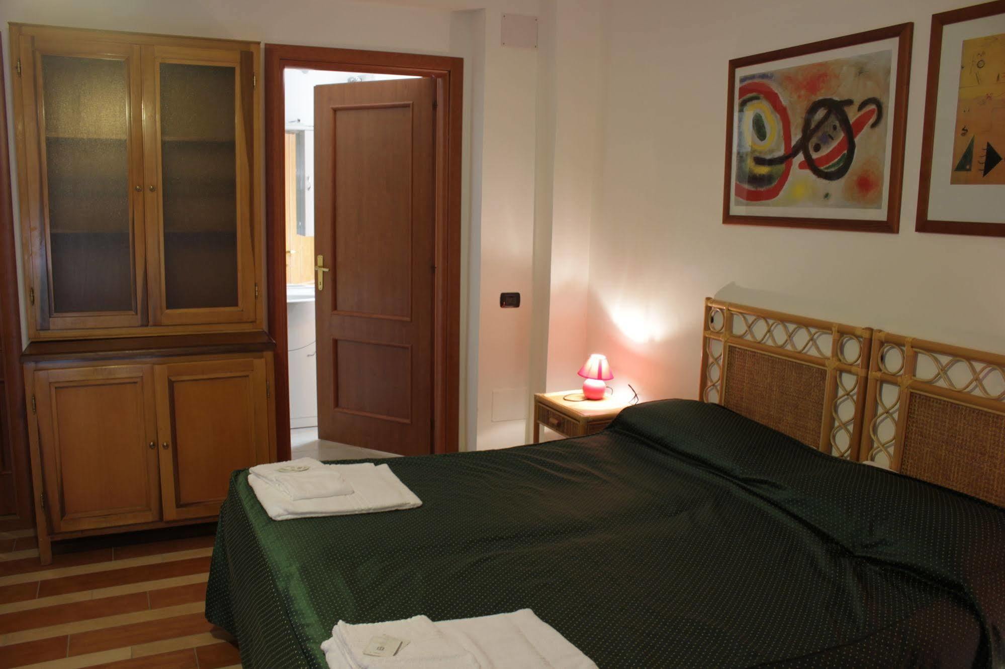 Aparthotel Tourist House Roma Exterior foto