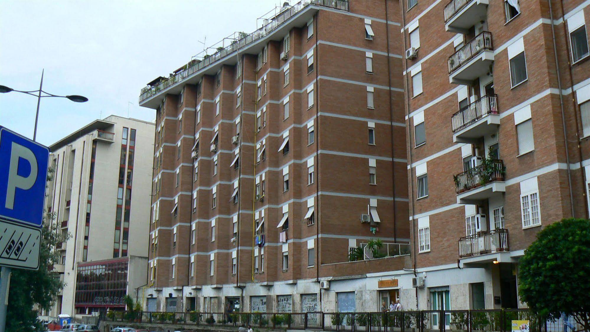 Aparthotel Tourist House Roma Exterior foto
